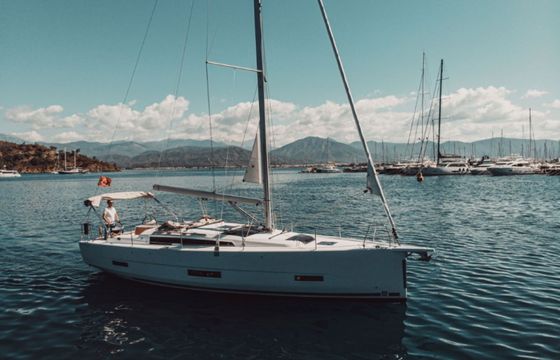 Dufour 390
