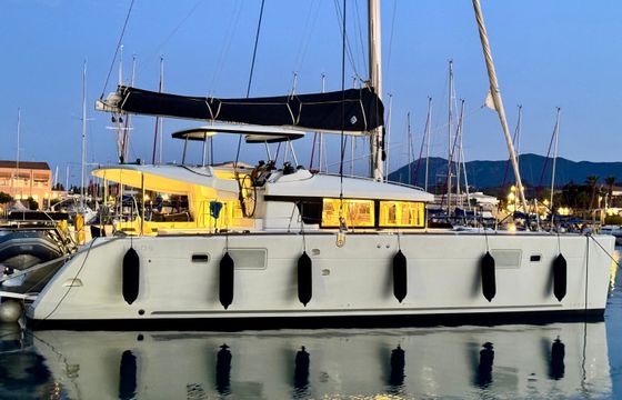 Lagoon 450 Sport Top