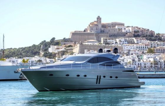 Pershing 62