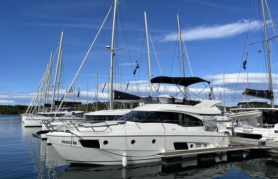 Bavaria Virtess 420 Fly