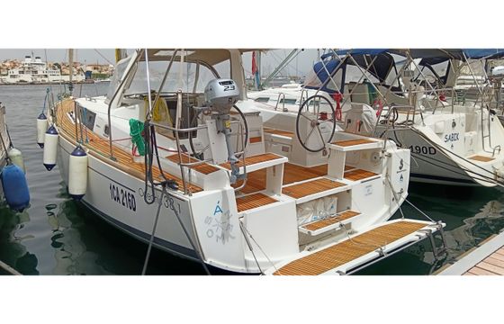 Beneteau Oceanis 38