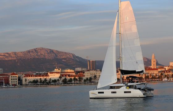 Lagoon 46 Fly