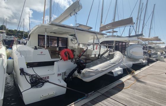 Fountaine Pajot Lucia 40