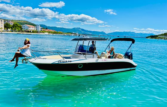 Sessa Marine Key Largo 26