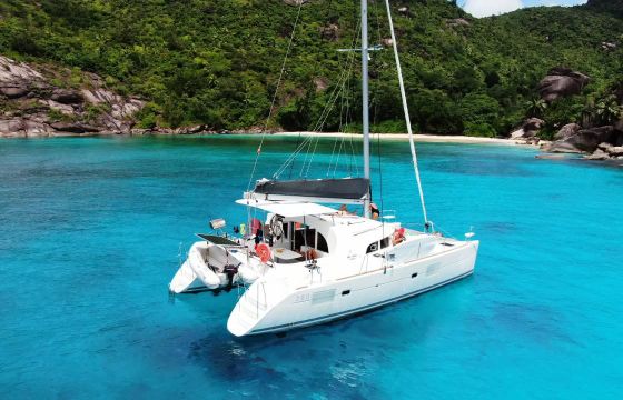 Lagoon 380