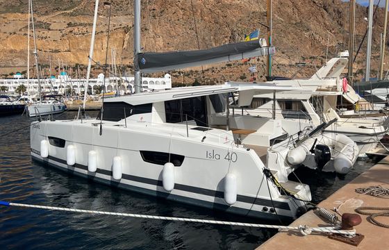 Fountaine Pajot Isla 40