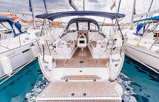 Bavaria Cruiser 37
