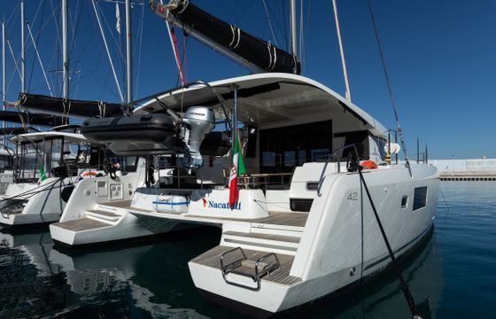 Lagoon 42