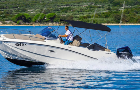 Quicksilver Activ 755 Sun Deck