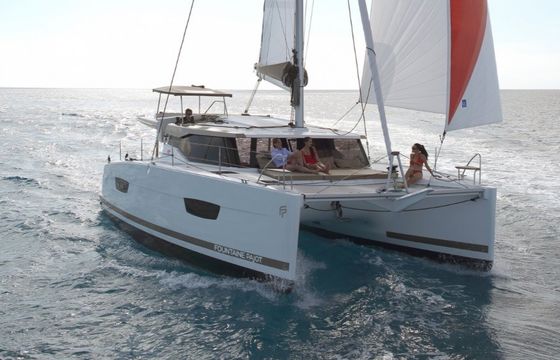 Fountaine Pajot Lucia 40