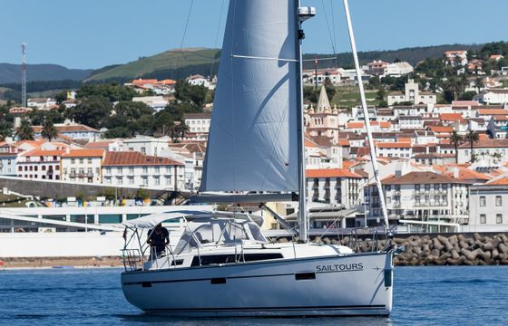Bavaria Cruiser 37