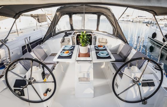 Beneteau Oceanis 38.1