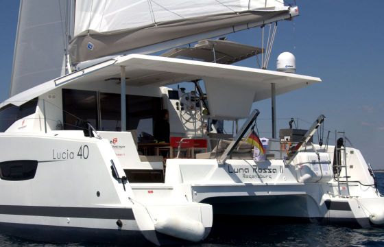 Fountaine Pajot Lucia 40