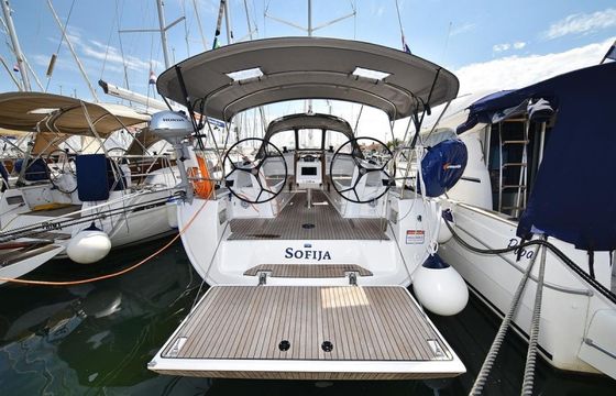 Bavaria Cruiser 37