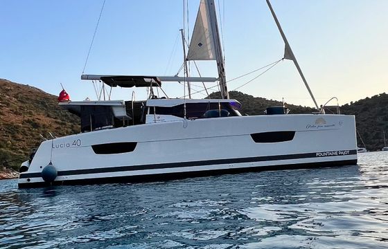 Fountaine Pajot Lucia 40