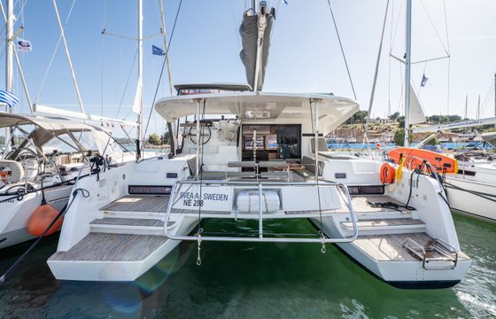 Lagoon 42