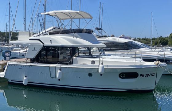 Beneteau Swift Trawler 35
