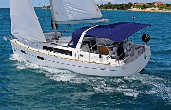Beneteau Oceanis 38