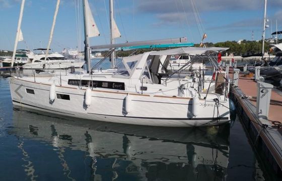 Beneteau Oceanis 38