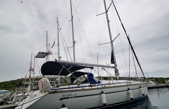 Bavaria 44