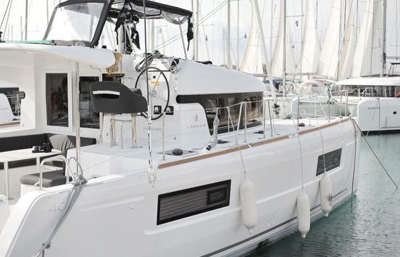 Lagoon 40