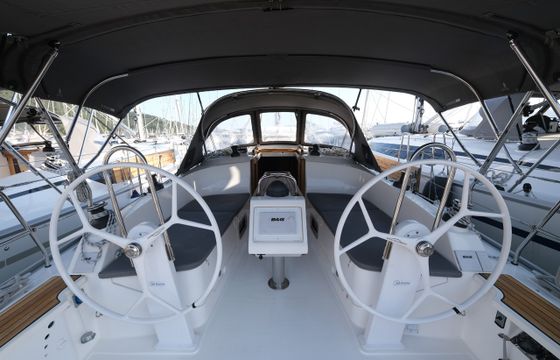 Bavaria Cruiser 37