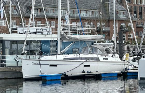 Bavaria Cruiser 37