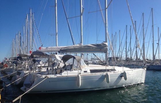 Beneteau Oceanis 37