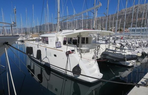 Lagoon 450 Fly