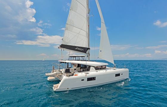Lagoon 42 A/c & Gen