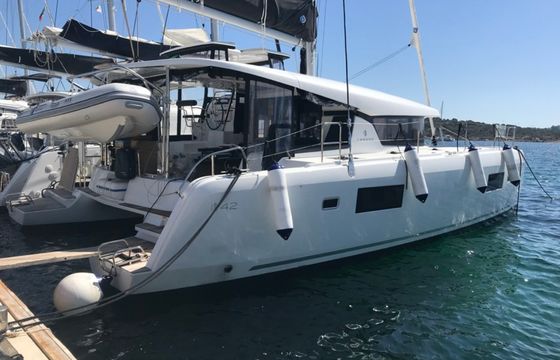 Lagoon 42