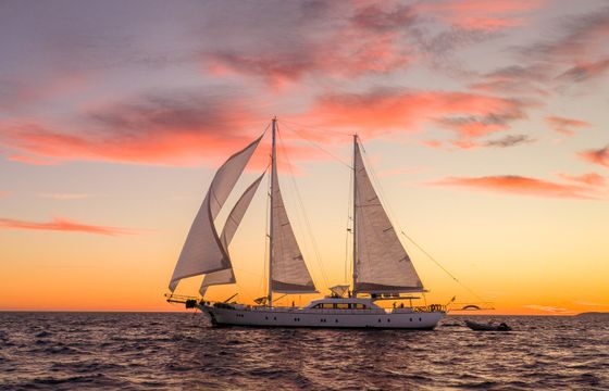 Luxury Sailing Yacht