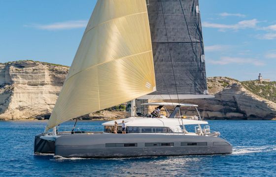 Lagoon Seventy 7