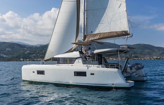 Lagoon 42 A/c & Gen & Wm