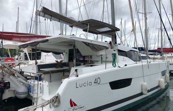 Fountaine Pajot Lucia 40
