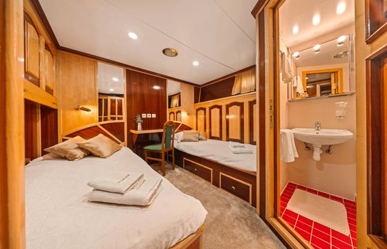 Motoryacht Korab