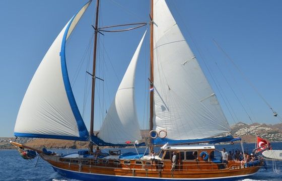 Sailing Gulet Musandira
