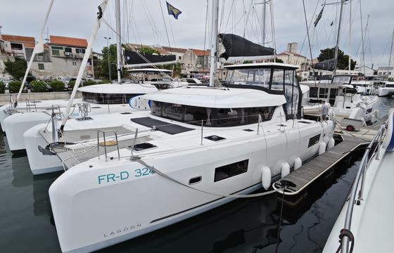 Lagoon 42