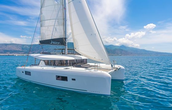Lagoon 42 A/c & Gen & Wm