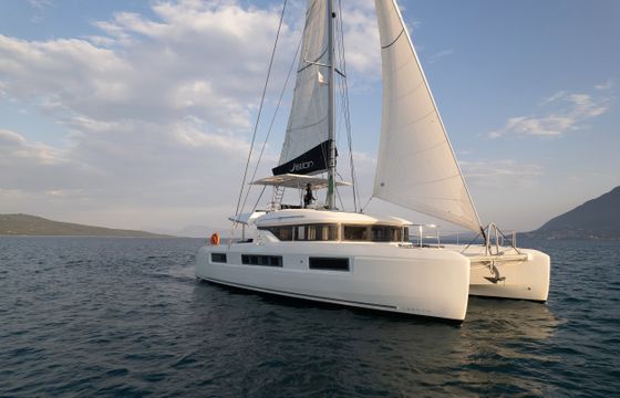Lagoon 50 A/c & Gen & Wm