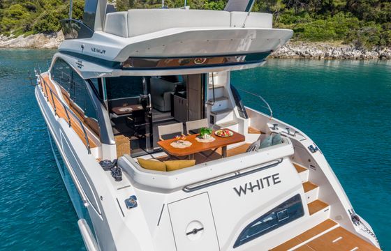 Azimut Yachts Azimut 53 Fly