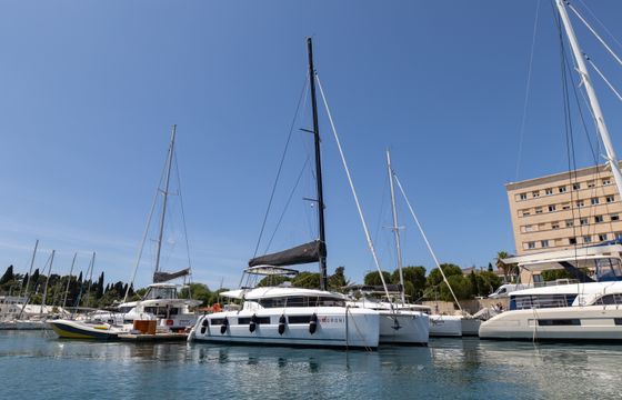 Lagoon 51