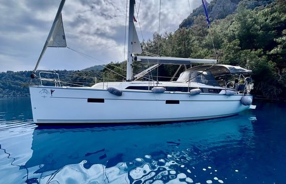 Bavaria Cruiser 37