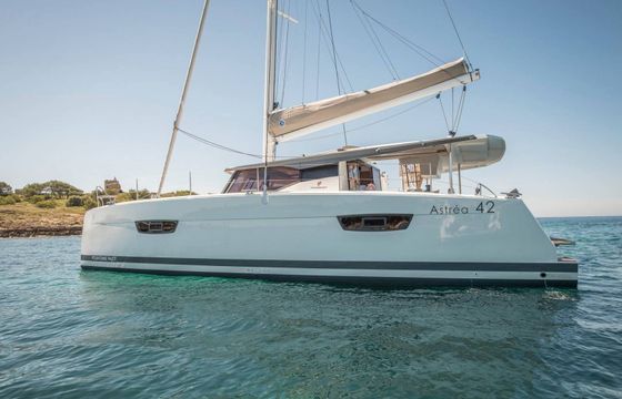 Fountaine Pajot Astrea 42