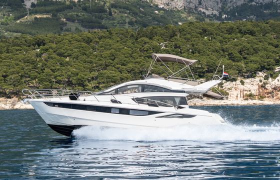 Galeon 430 Skydeck