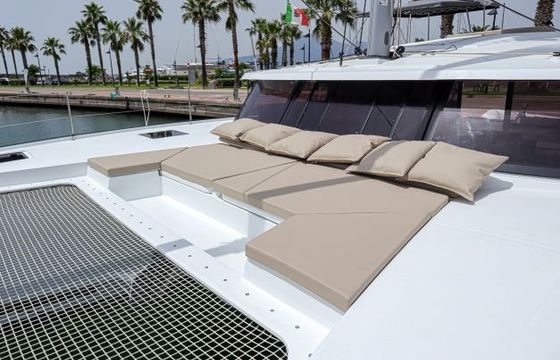 Fountaine Pajot Astréa 42