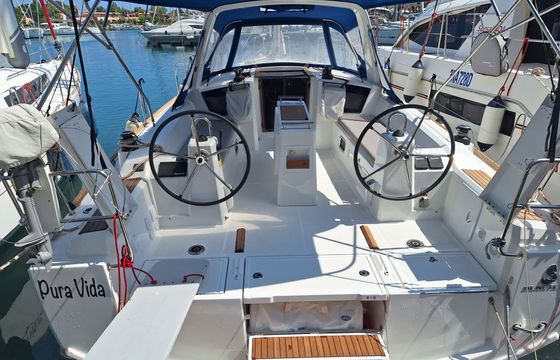 Beneteau Oceanis 38.1