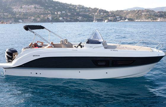 Quicksilver 805 Sundeck