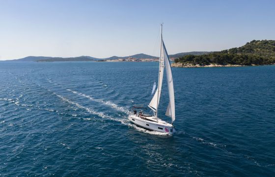 Bavaria C38