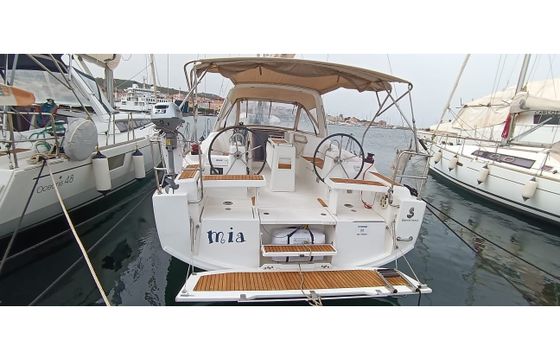 Beneteau Oceanis 35.1